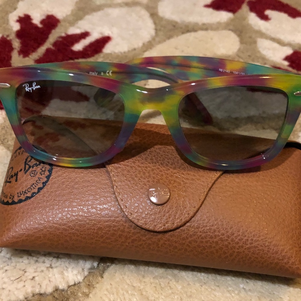 Brand new Ray Ban women’s sunglasses